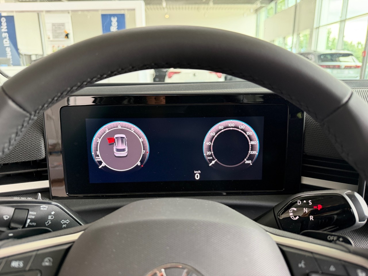 Bild 5 - T-Roc Life 1.5 l eTSI 110 kW 7-Gang-DSG Klima