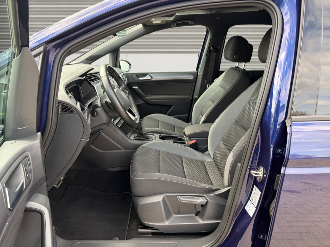 Bild 2 - Touran 1.5 TSI Comfortline 7-Sitze ACC Kamera