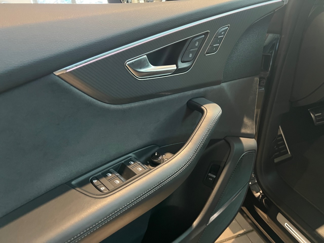 Bild 5 - RSQ8 4.0 TFSI quattro Klima Navi Leder