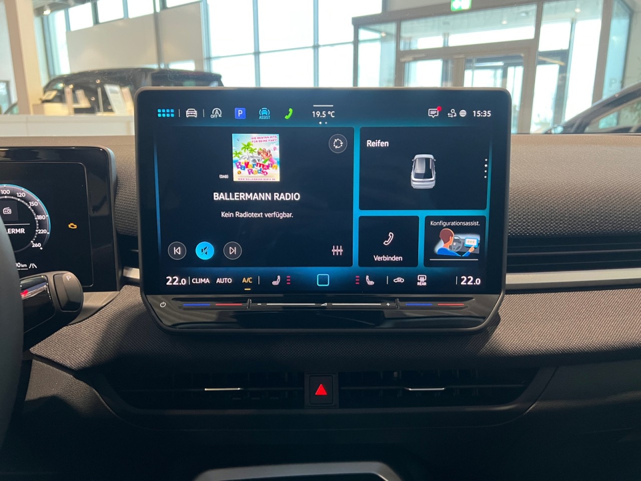 Bild 13 - T-Roc Life 1.5 l eTSI OPF DSG Klima