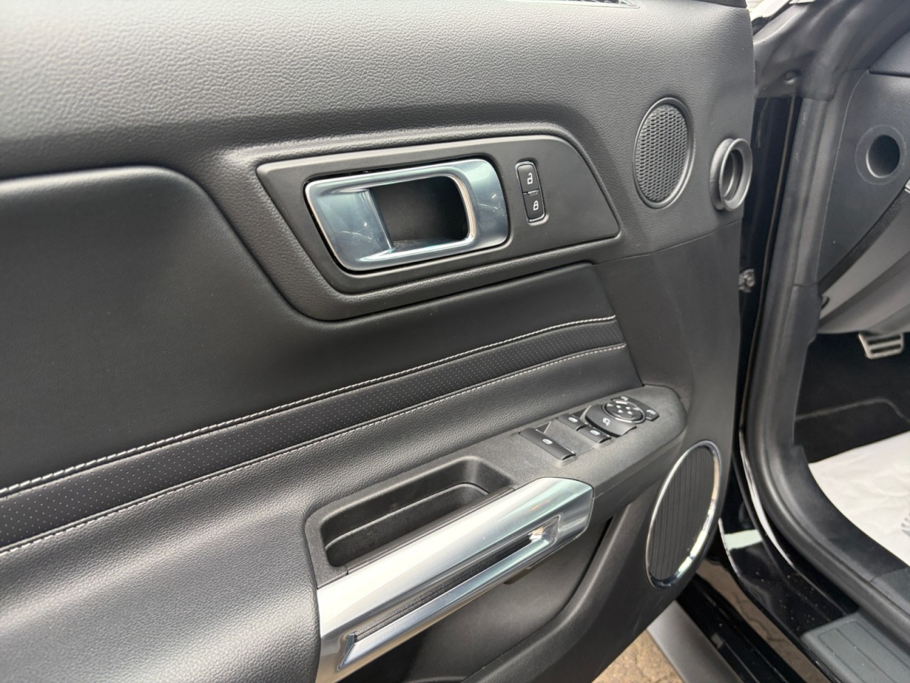 Bild 3 - Mustang Convertible GT 5.0 Ti-VCT V8 Klima Navi