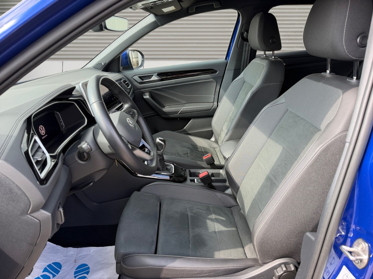 Bild 2 - T-Roc 1.5 TSI R-Line NAV Klima Navi