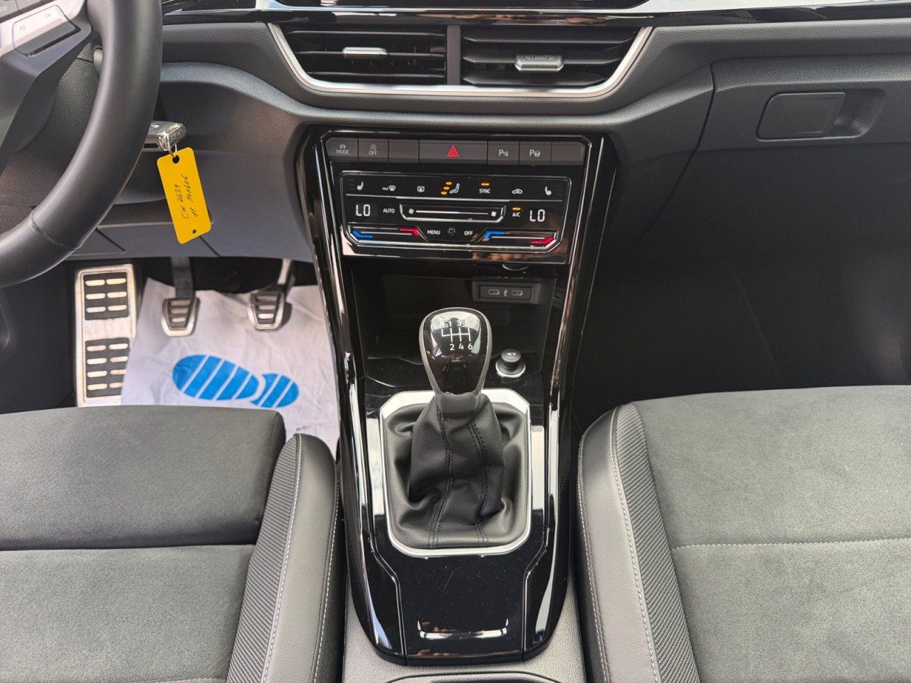 Bild 7 - T-Roc 1.5 TSI R-Line NAV Klima Navi