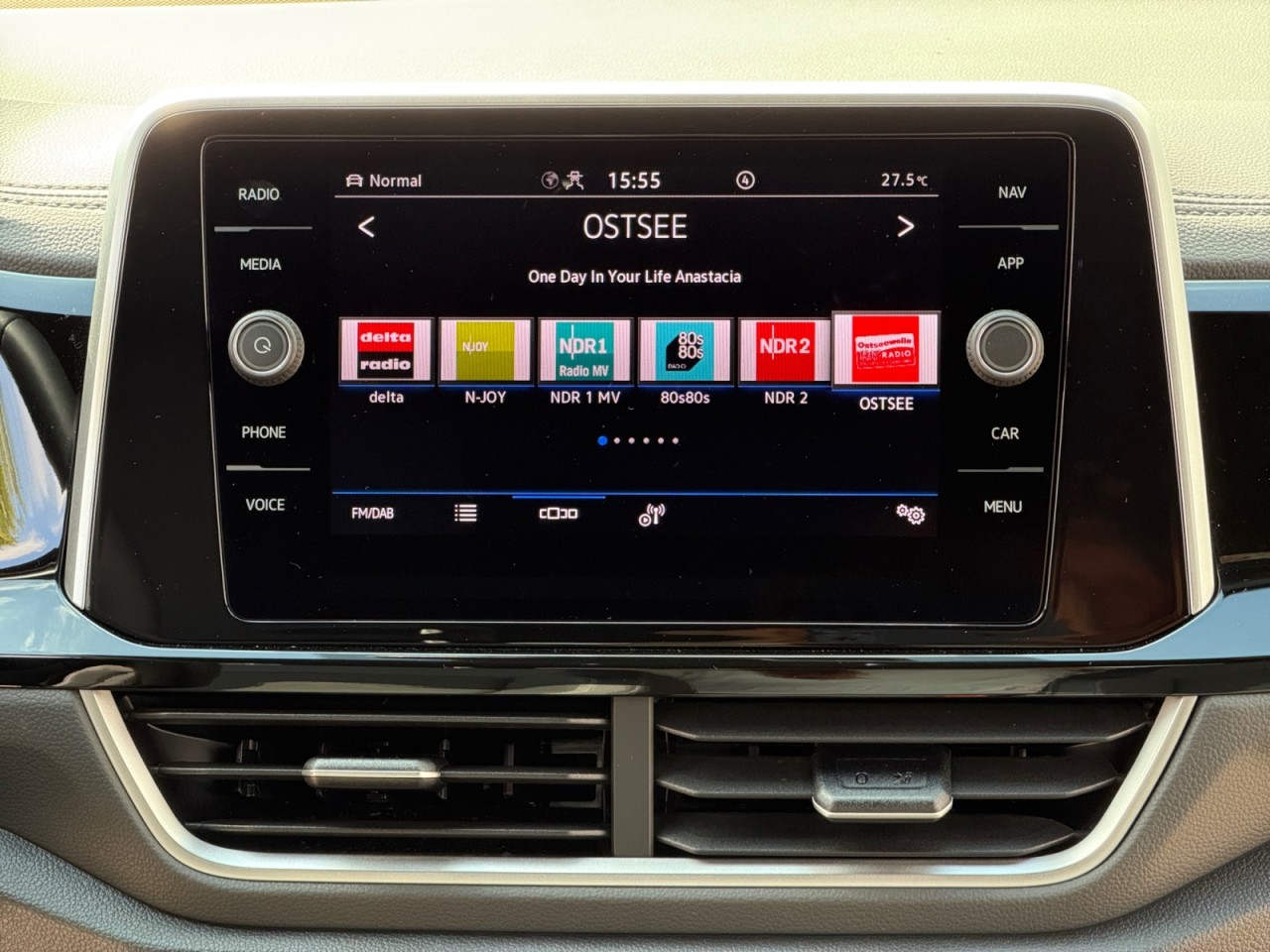 Bild 13 - T-Roc 1.5 TSI R-Line NAV Klima Navi