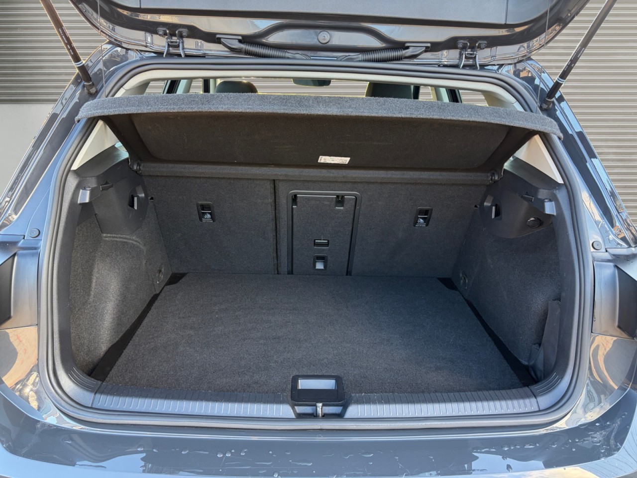 Bild 11 - Golf VIII 2.0 TDI Life Klima Navi Einparkhilfe