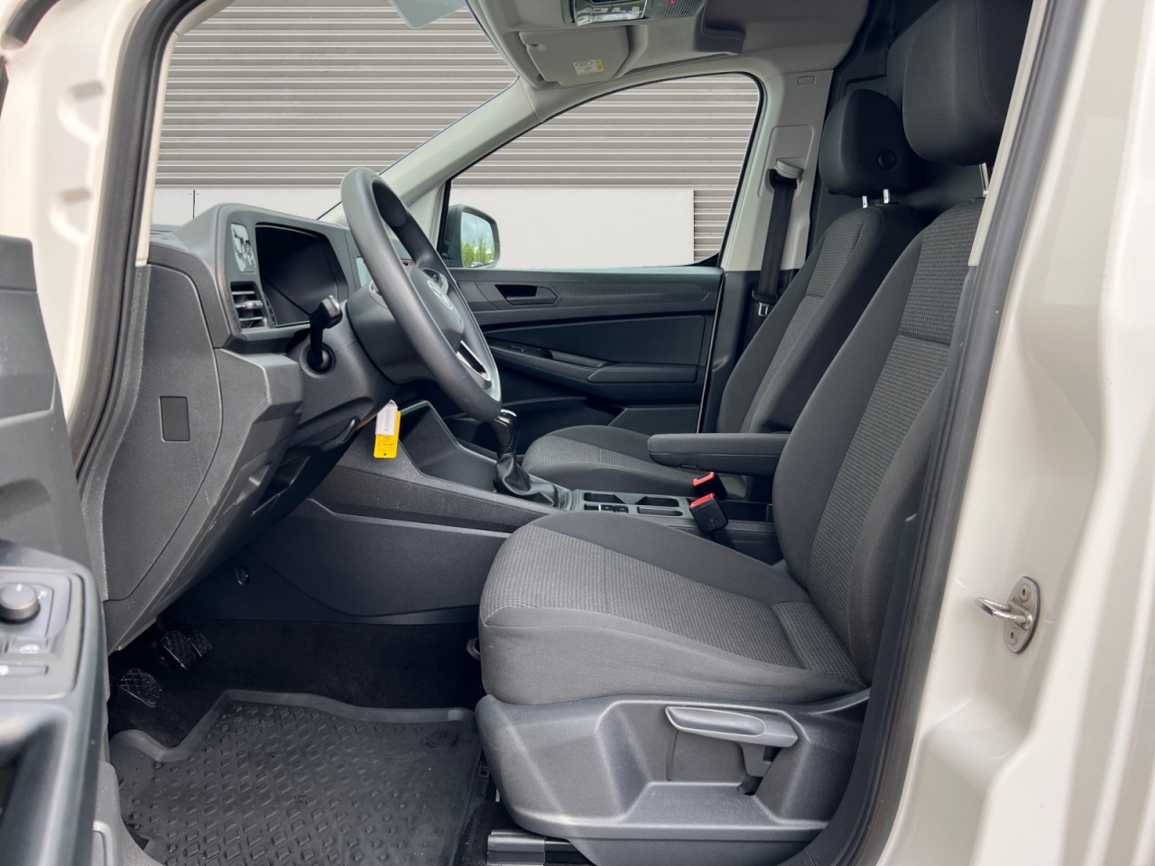 Bild 2 - Caddy Cargo 1.5 TSI Maxi AHV Klima Kamera PDC