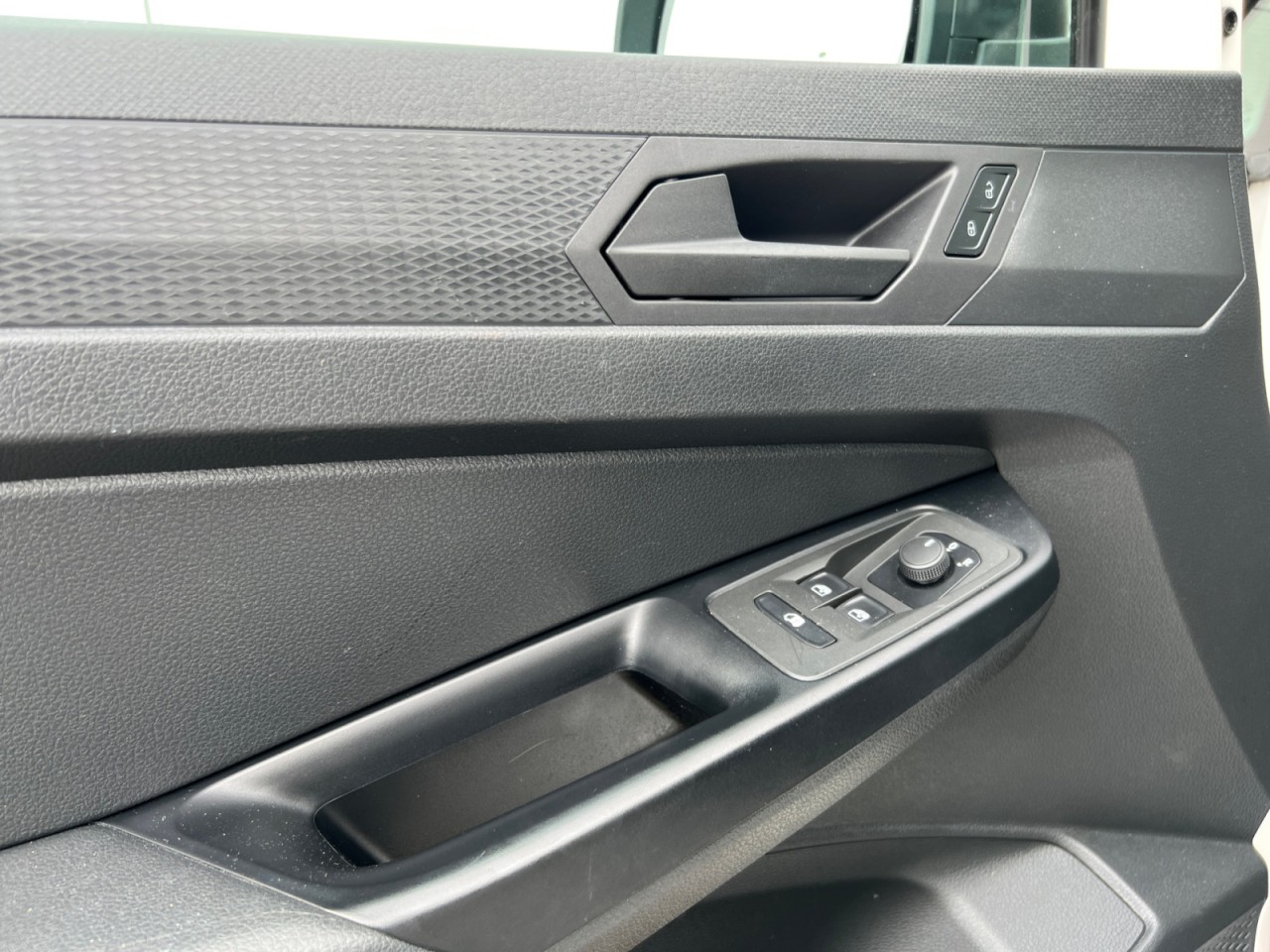 Bild 3 - Caddy Cargo 1.5 TSI Maxi AHV Klima Kamera PDC