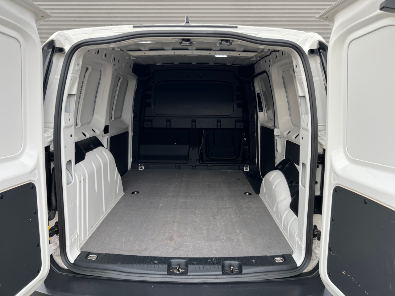 Bild 11 - Caddy Cargo 1.5 TSI Maxi AHV Klima Kamera PDC