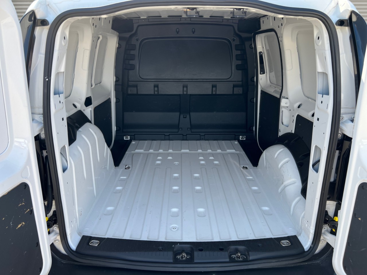 Bild 11 - Caddy Cargo 2.0 TDI EcoProfi Klima Einparkhilfe
