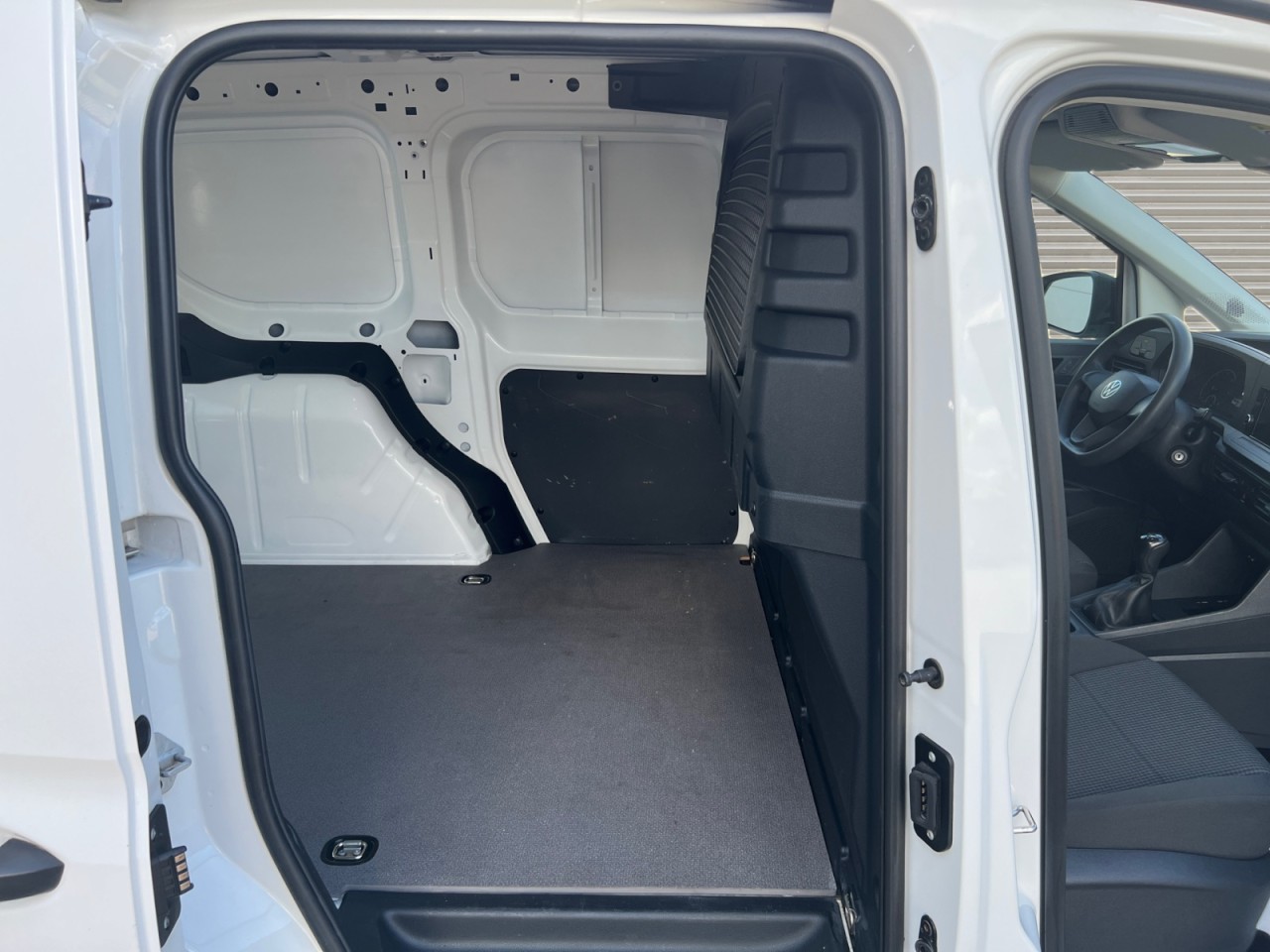 Bild 10 - Caddy 2.0 TDI Cargo AHV Klima Kamera Klima