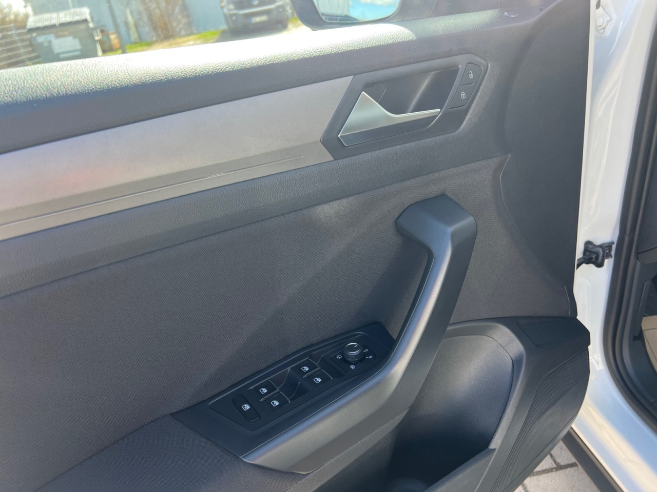 Bild 3 - T-Roc 2.0 TDI Style Klima Navi Rückfahrkamera