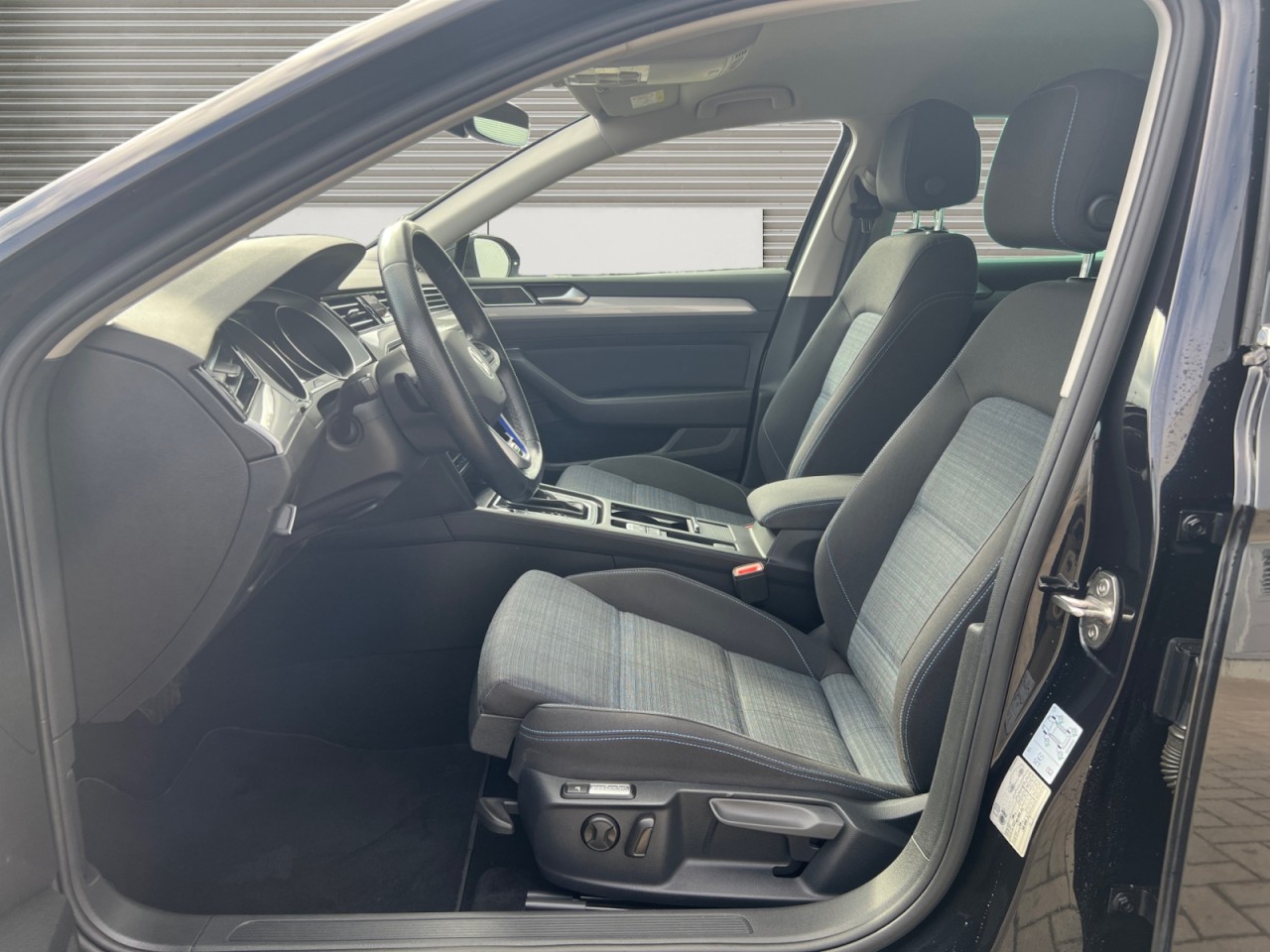 Bild 2 - Passat Variant 1.4 TSI Hybrid GTE AHK Navi ACC