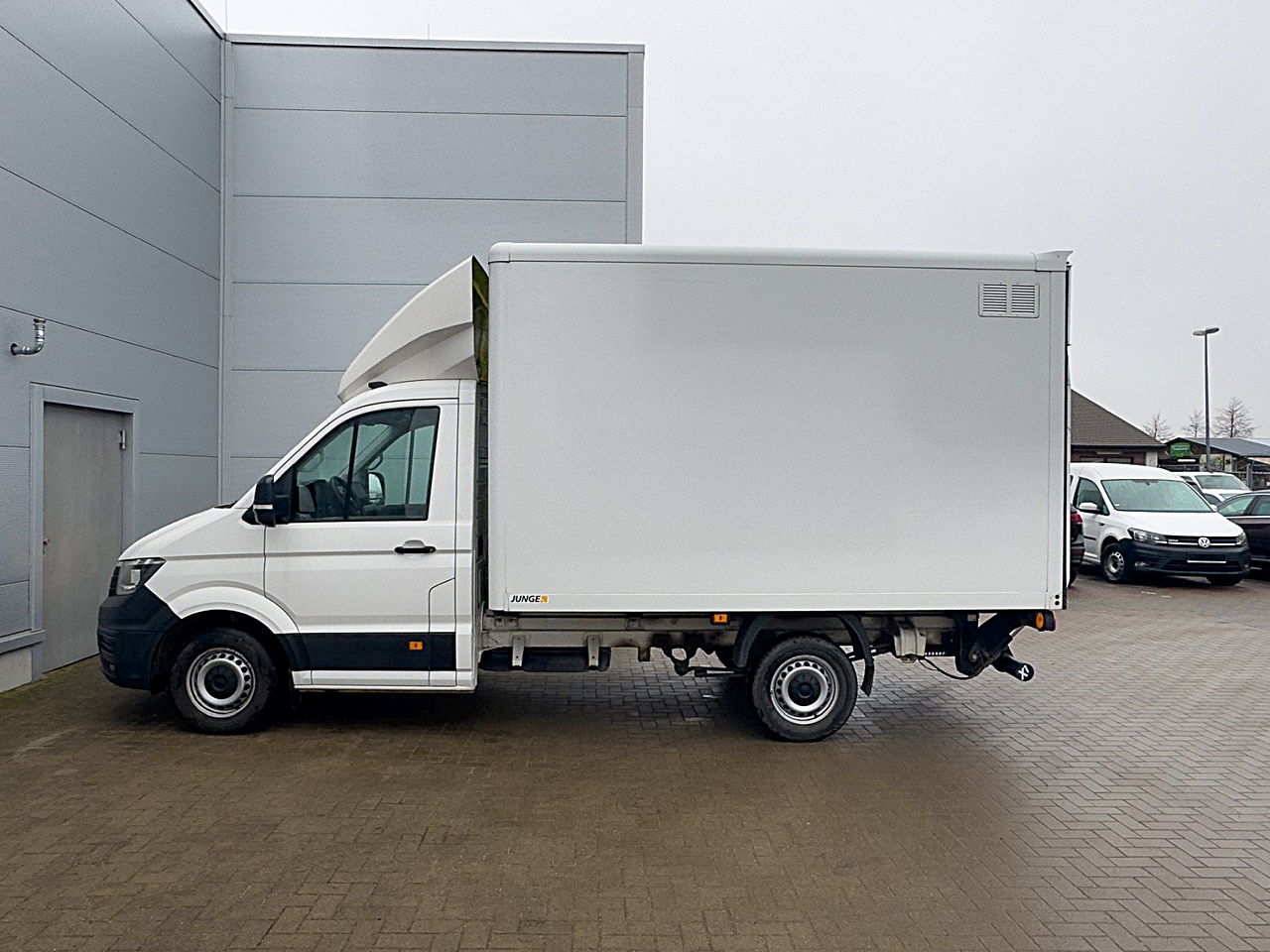 Bild 7 - Crafter 35 MR Leichtbaukoffer m. Ladebordwand