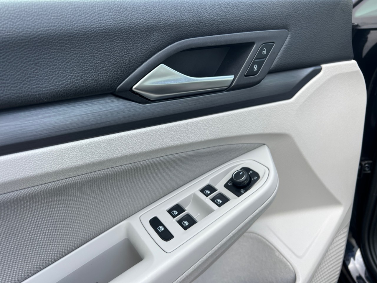 Bild 3 - Golf VIII Variant 2.0 TDI Style Matrix HUD AHK