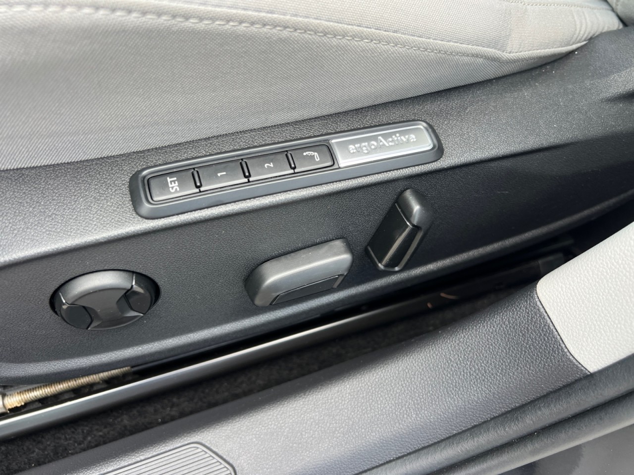 Bild 14 - Golf VIII Variant 2.0 TDI Style Matrix HUD AHK