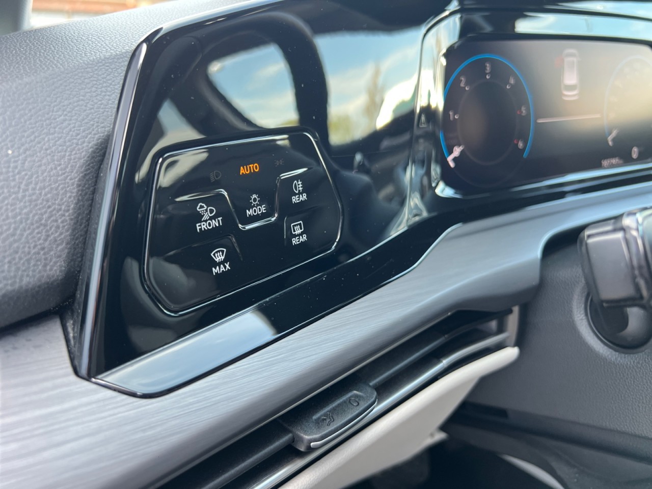Bild 15 - Golf VIII Variant 2.0 TDI Style Matrix HUD AHK