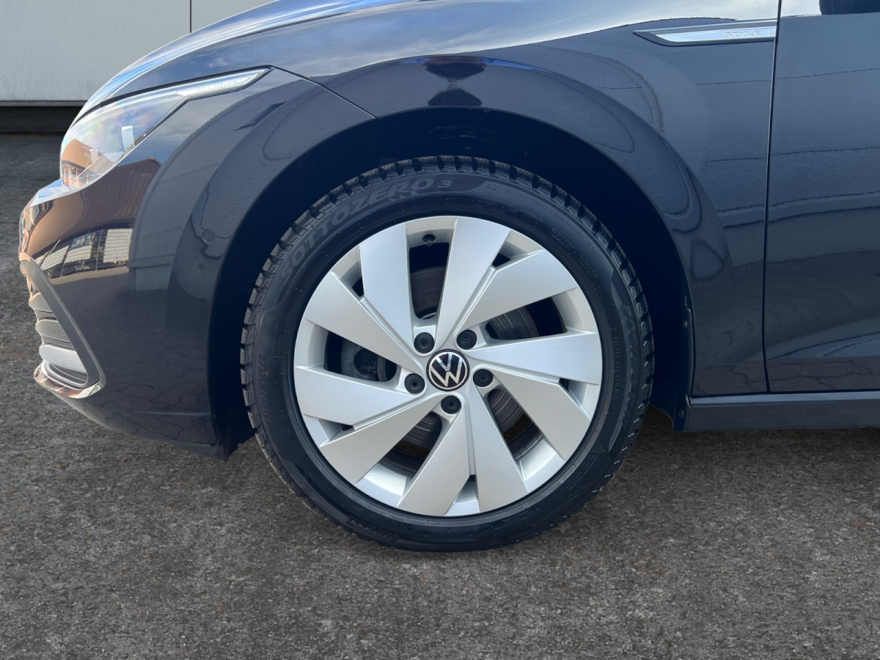 Bild 22 - Golf VIII Variant 2.0 TDI Style Matrix HUD AHK