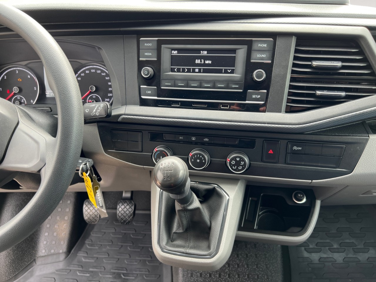 Bild 3 - T6.1 Transporter Kasten 2.0 TDI Hoch lang L2H3