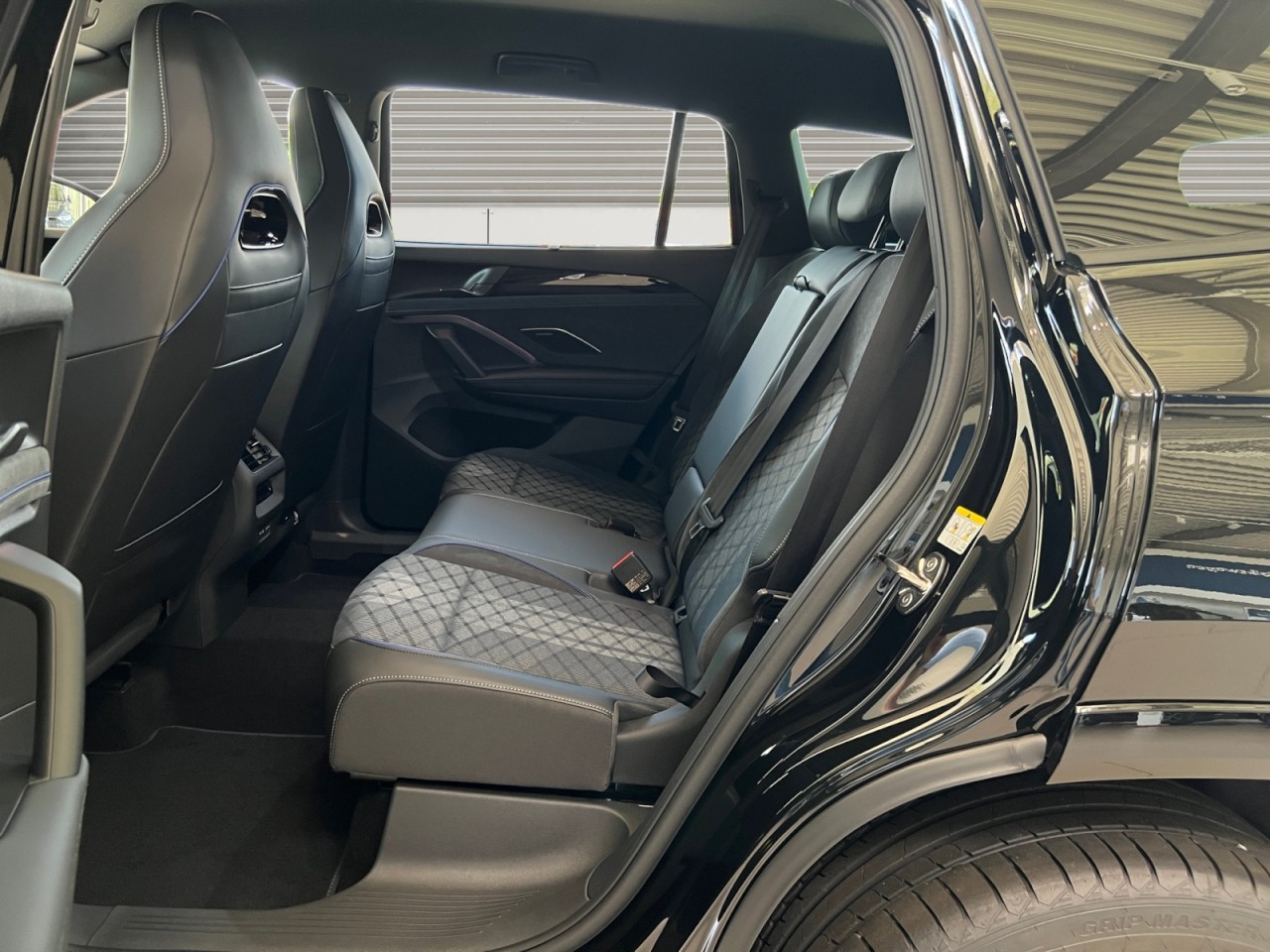 Bild 8 - Tayron R-Line 2,0l TDI 4MOTION 193 PS 7-Gang-DSG