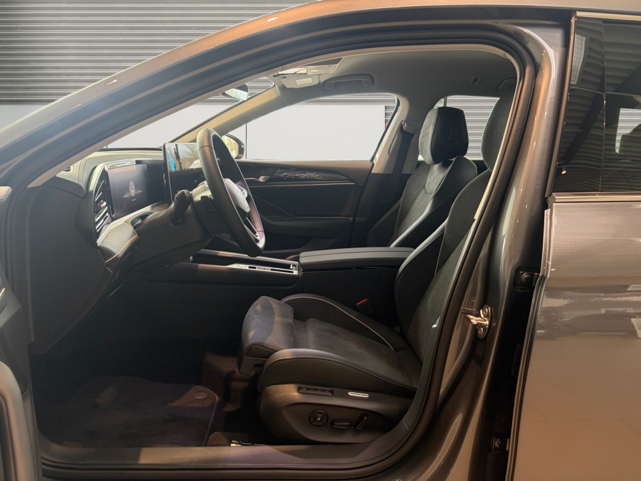 Bild 2 - Passat Business 2,0 l TDI SCR 150 PS 7-Gang-DSG