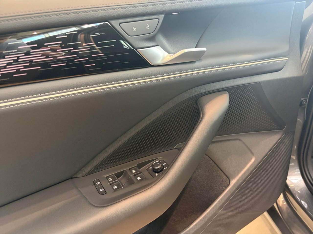 Bild 3 - Passat Business 2,0 l TDI SCR 150 PS 7-Gang-DSG