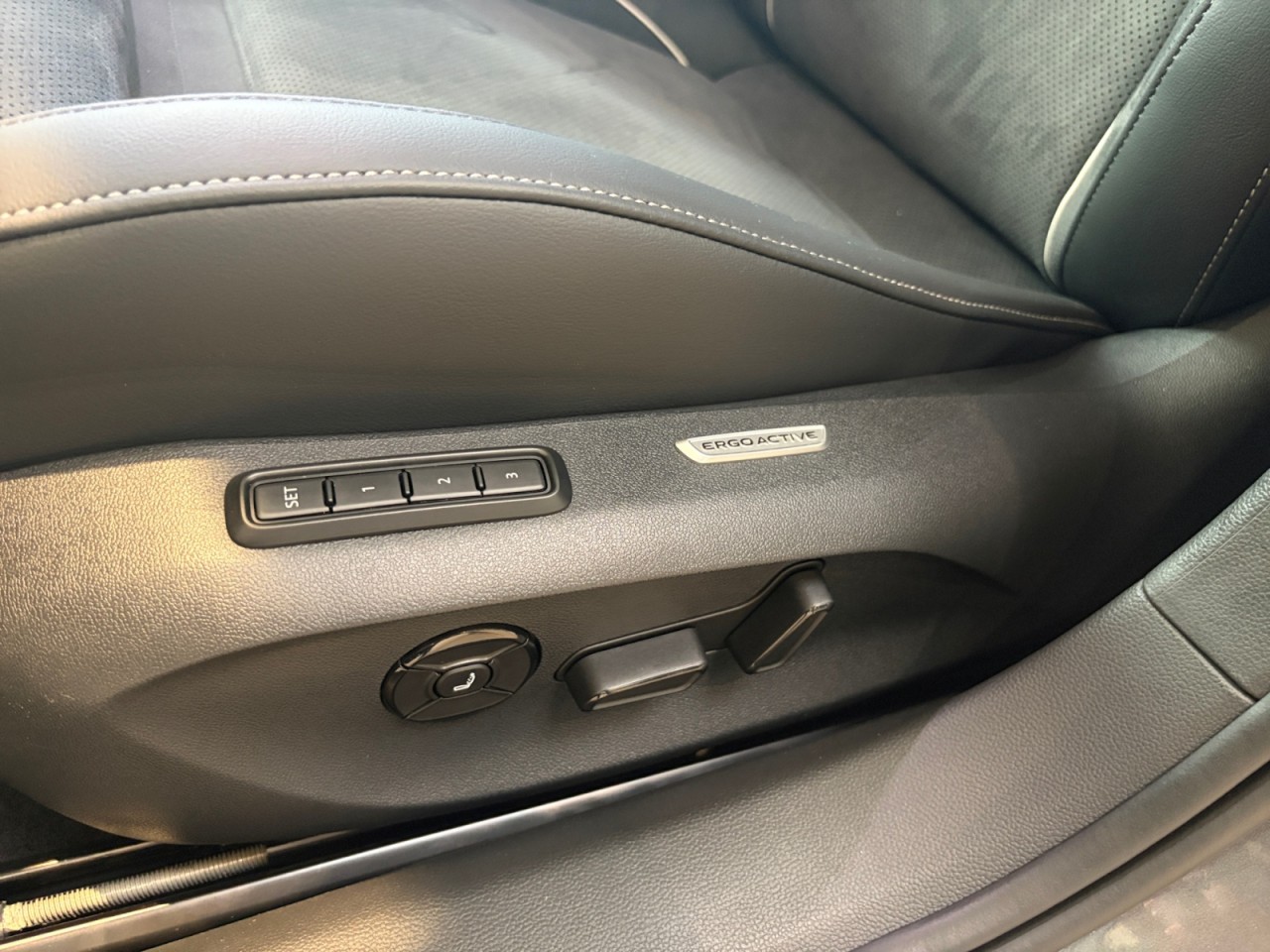 Bild 14 - Passat Business 2,0 l TDI SCR 150 PS 7-Gang-DSG