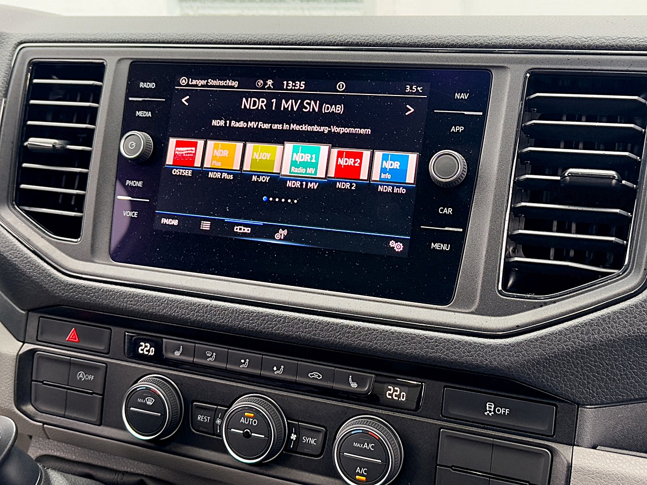 Bild 2 - Crafter 35 MR Leichtbaukoffer m. Ladebordwand