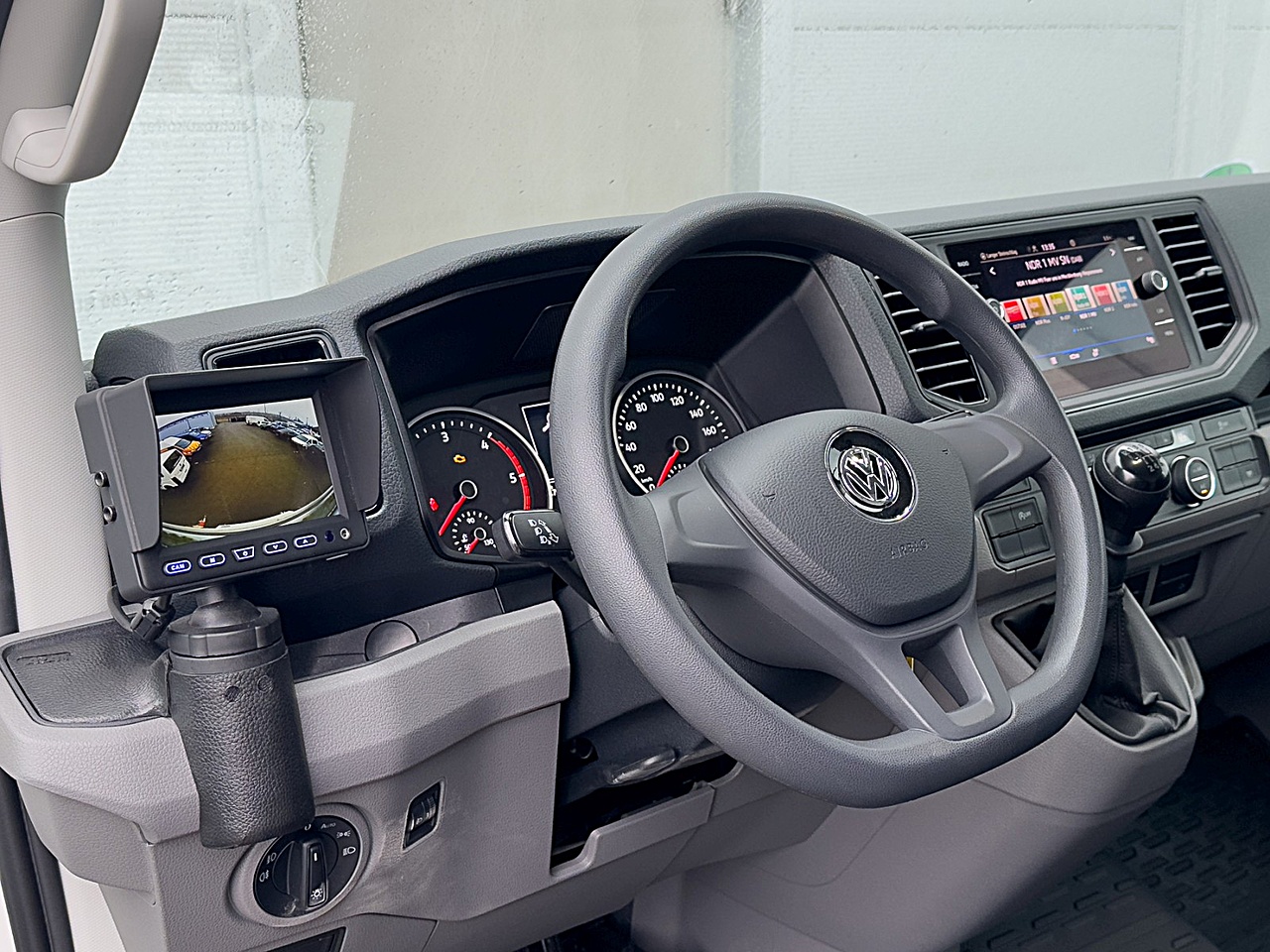 Bild 3 - Crafter 35 MR Leichtbaukoffer m. Ladebordwand