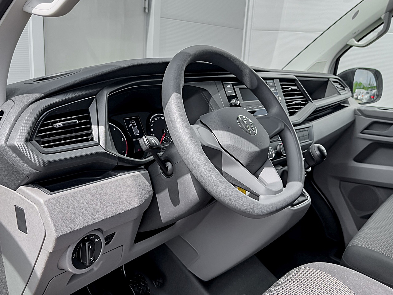 Bild 6 - T6.1 Transporter Kasten KR 2,0 l TDI Klima