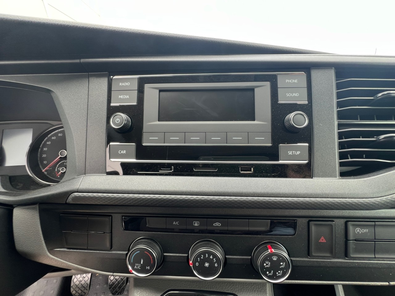 Bild 13 - T6.1 Transporter Kasten KR 2,0 l TDI Klima