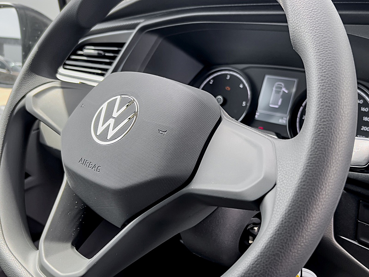 Bild 2 - Transporter 6.1 Kasten KR 2,0 TDI 81 kW 5-Gang