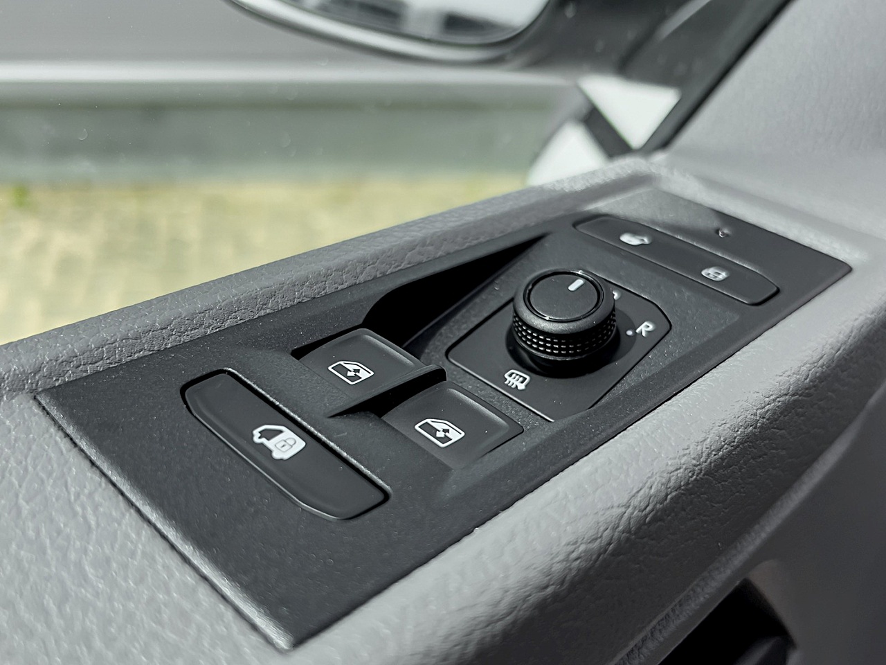 Bild 3 - Transporter 6.1 Kasten KR 2,0 TDI 81 kW 5-Gang