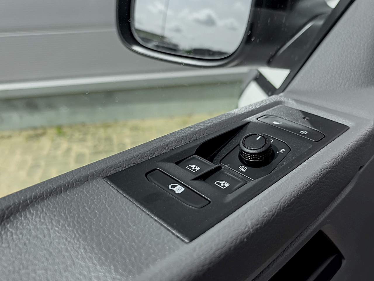 Bild 8 - Transporter 6.1 Kasten KR 2,0 l TDI 81 kW 5-Gang