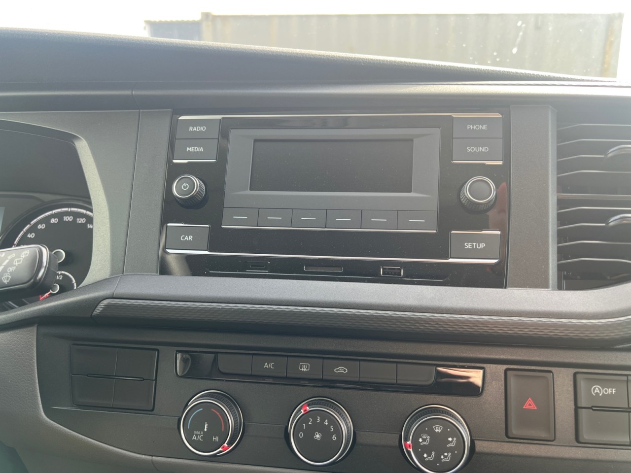 Bild 14 - T6.1 Transporter Kasten KR 2,0 l TDI Klima