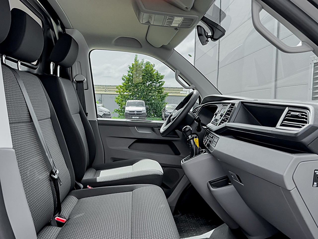 Bild 17 - Transporter 6.1 Kasten KR 2,0 l TDI 81 kW 5-Gang