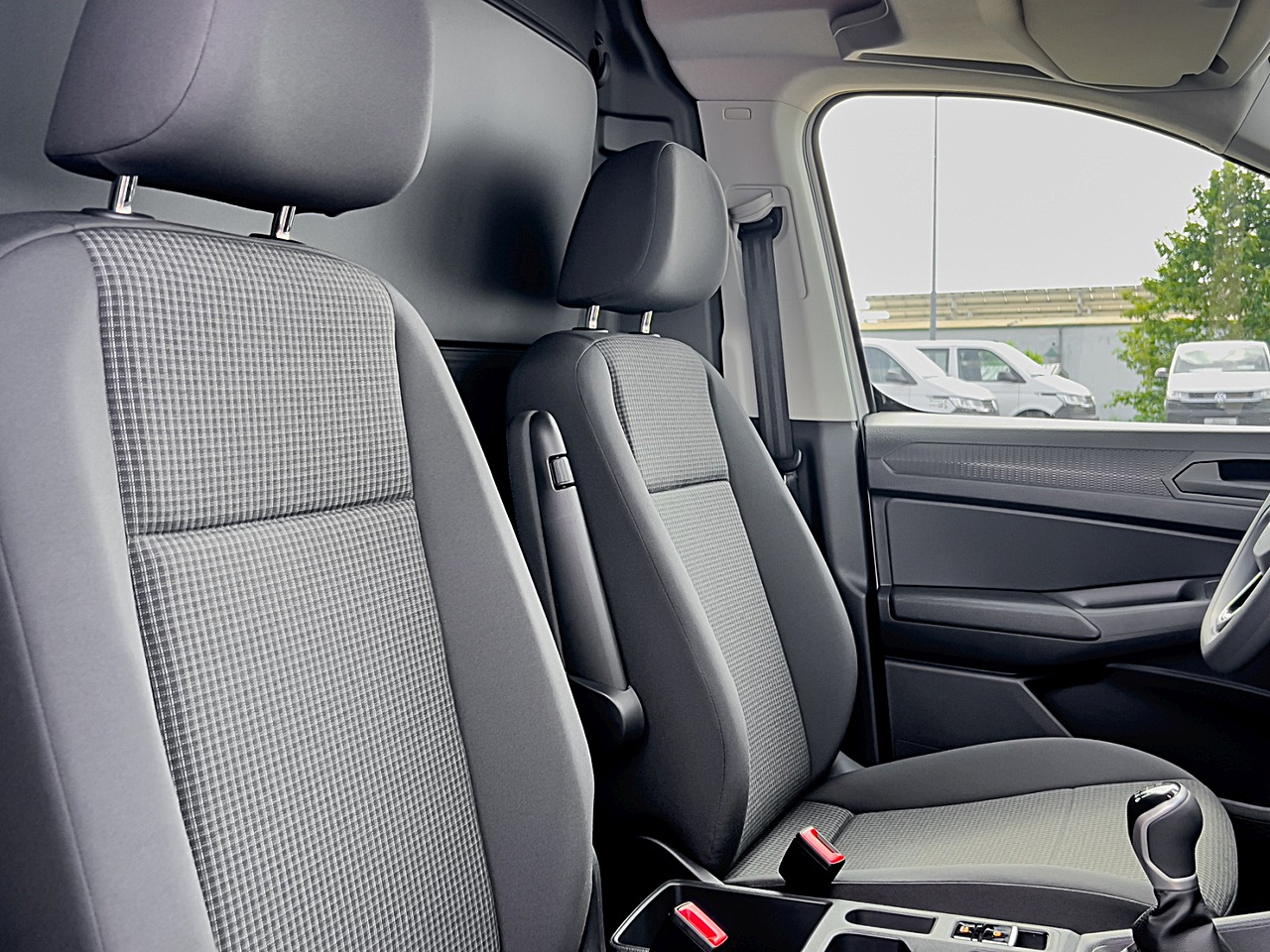 Bild 5 - Caddy Cargo 2,0 l TDI AHV Kamera Klima Klima