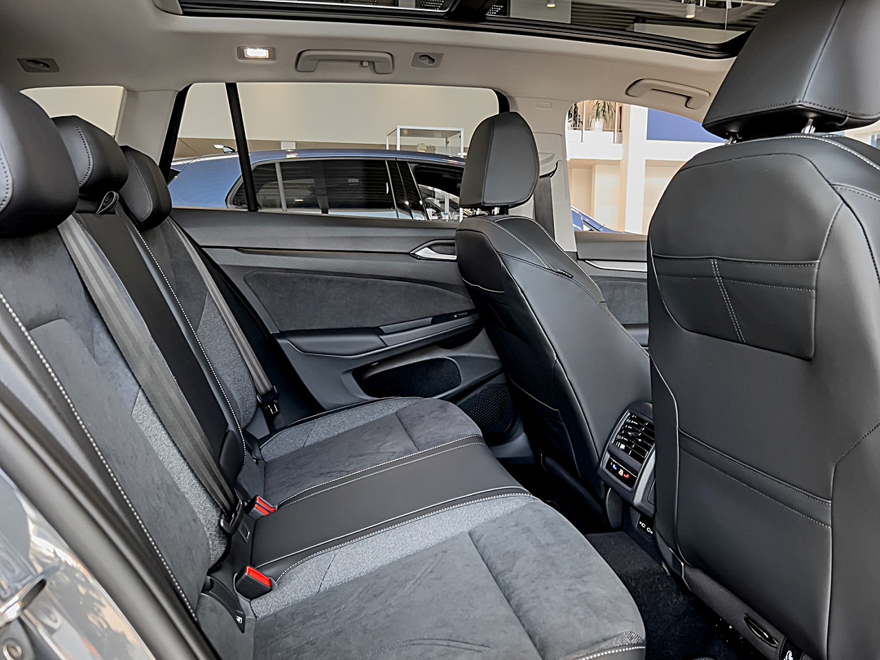 Bild 4 - Golf Variant Style 1,5 l eTSI 7-Gang-DSG Klima