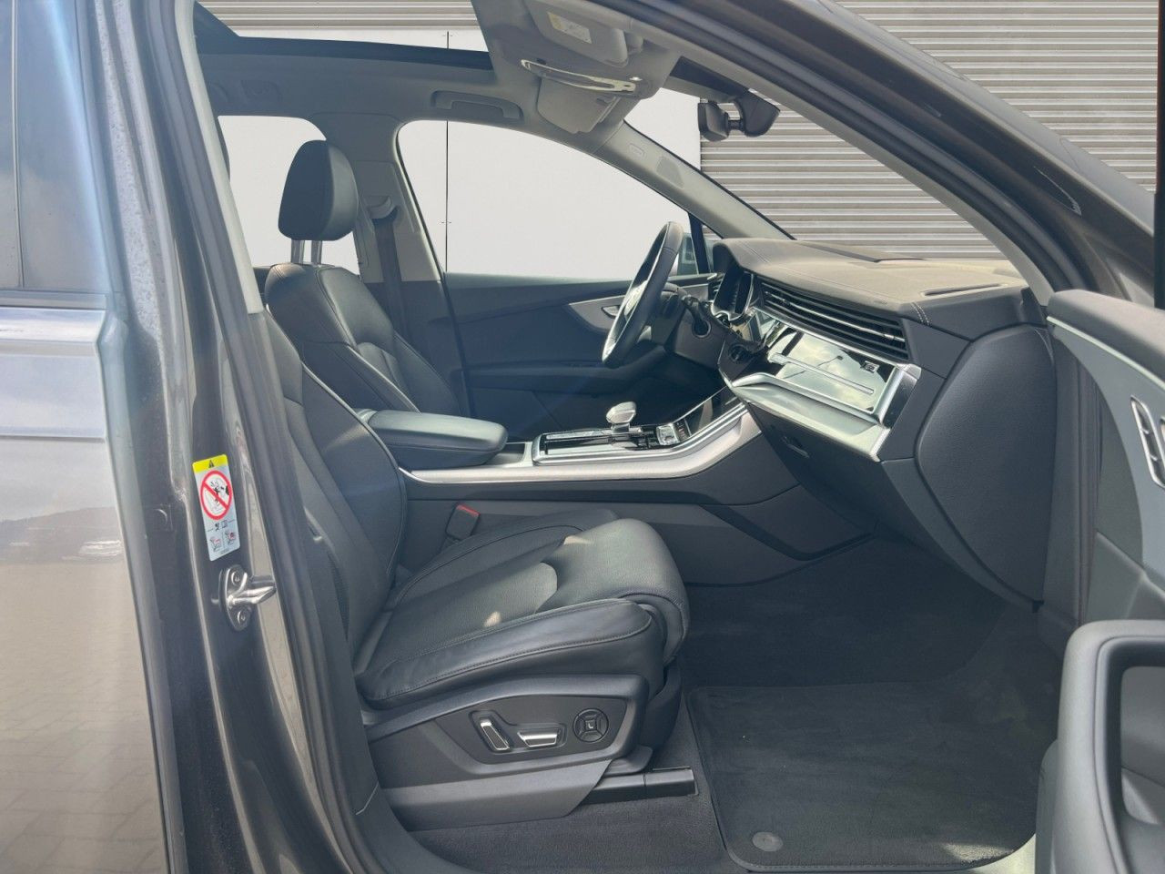 Bild 9 - Q7 50 TDI Panorama AHK Allradlenkung Head Up NSA