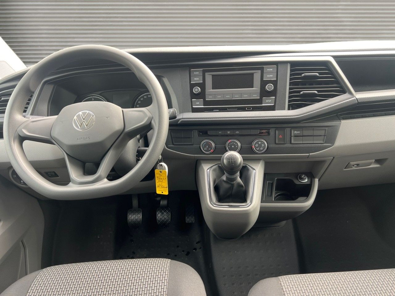 Bild 4 - T6.1 Transporter Kasten KR 2,0 l TDI Klima