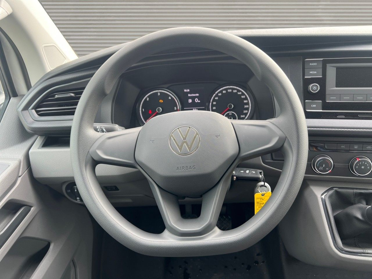 Bild 5 - T6.1 Transporter Kasten KR 2,0 l TDI Klima