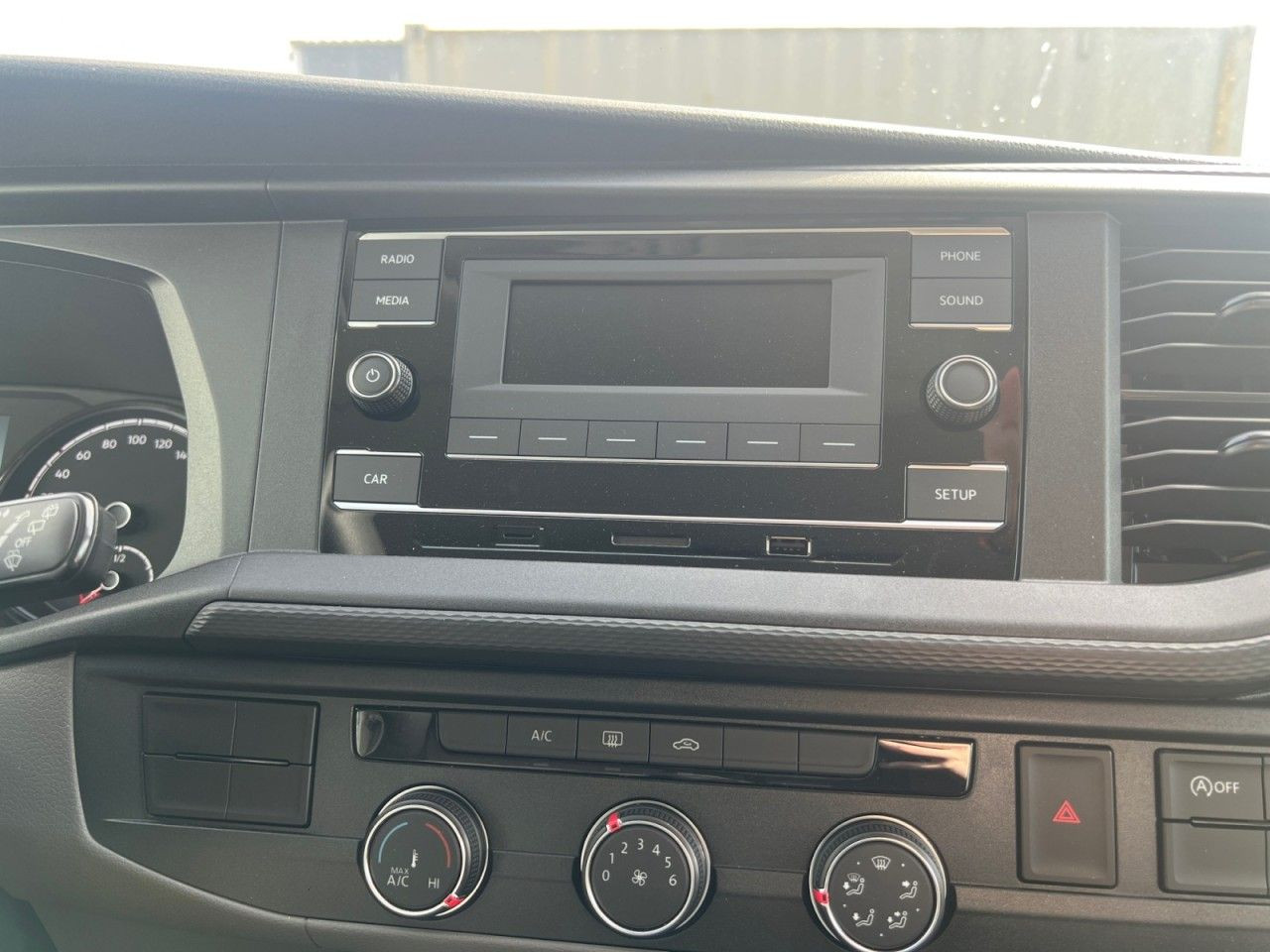 Bild 13 - T6.1 Transporter Kasten KR 2,0 l TDI Klima